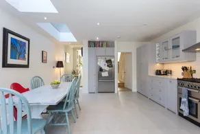 4 Bedroom Family House Near Shepherd's Bush - Image 4