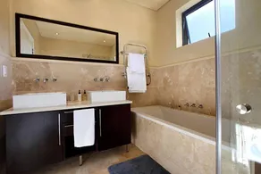 13 On Medburn, Penthouse Luxury Suites - Image 3