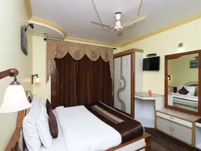 OYO 1385 Hotel Dream Palace - Image 2