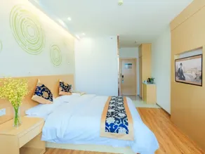 Greentree Inn Shanghai Fengxian District Nanqiaoxincheng Metro Station Express Hotel - Image 2
