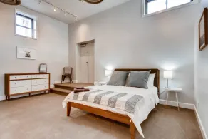 Industrial Design Flat Historic Loft Heart of Lohi - Image 2