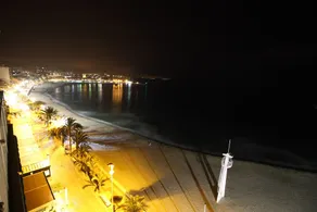 Sea Front - Stunning Views - Image 3