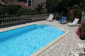 Au Petit Clos - Image 4