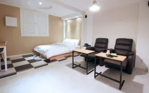 S Hotel - Image 5