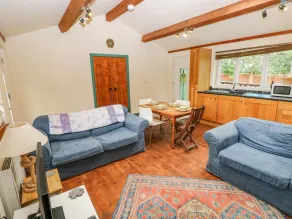 Seadrift Cabin - Image 2