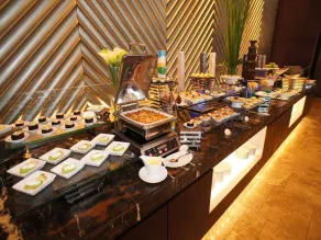 Crimson Hotel Filinvest City Manila - Image 2