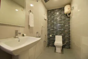 Igloo Residency by OYO Rooms - Image 2