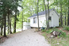 2 River Road Inn & Cottages - Image 3