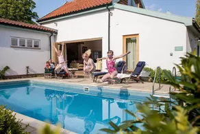 Secluded country house gem with swimming pool & tennis court - Image 3
