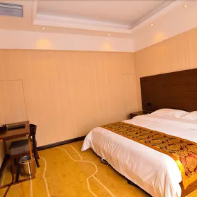 Cloud Holiday Hotel - Image 5