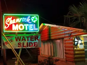 Little Shamrock Motel A1 - Image 3