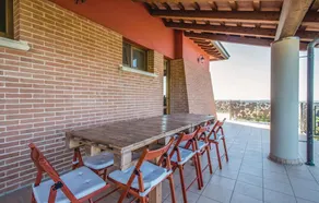 Stunning Home in Rimini -rn- With 4 Bedrooms and Wifi - Image 5