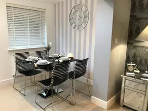 Newmarket Boutique Aparthotel - Image 2