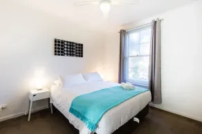 KAYLA, 2BDR Southbank Apartment - Image 3