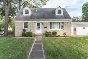 Charming Cape Cod Home - Just 15 Min From Downtown! 4 Bedroom Home by Redawning - Image 2