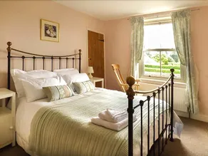 2 Carr Terrace - Image 2
