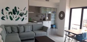 Amazing Flat w Shared Pool Near Beach in Milas - Image 3