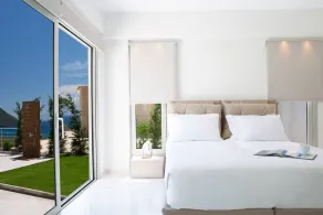Villa O OFF White in Lefkada - Image 2