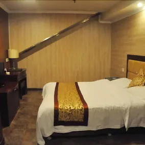 Aoxin Commerce Hotel - Image 2