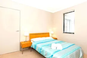 Coode Street Townhouse - Image 5