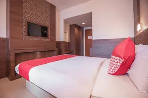 Penthouse Hotel By OYO Rooms - Image 5
