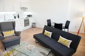 Leicester Square Apartments - Image 3