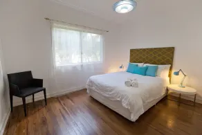 Rons Beach House - Image 2