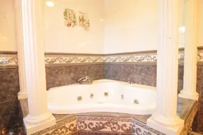 HomeHolidaysRentals Corinne - Image 2