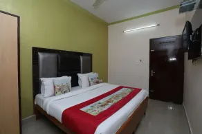 OYO 10347 Hotel Deepak - Image 2