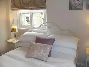 The Ivy House - Image 2