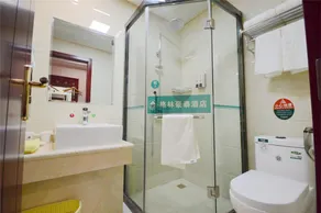 GreenTree Inn Hubei Xianning Railway Station Business Hotel - Image 4