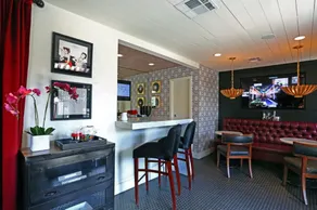 Chic 2BR Near Triangle With King Beds Fast Wifi - Image 4