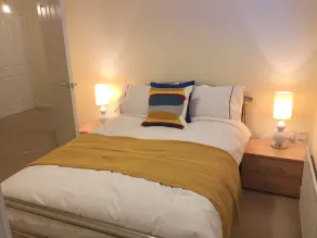 Modern 2 Bed Apartment in Southampton - Image 3