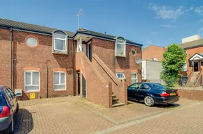 Belfast City Centre Apartment - Image 5