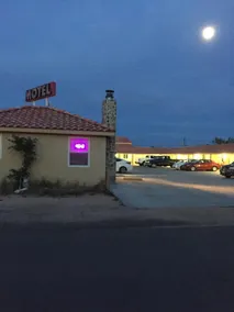 Mayfair Passport Inn Inyokern - Image 4