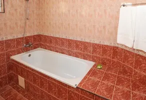 Oasis Hotel - Image 2