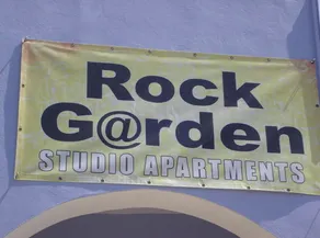 Room in Studio - Rock Garden Apartments by the beach - Image 3