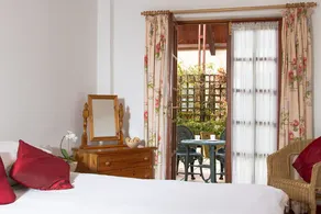 Seclusion Cottage - Image 2