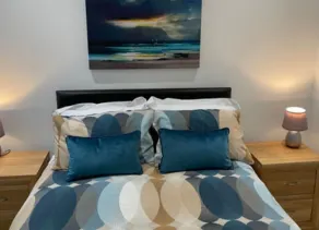 Stylish 2 Bed City Apartment - Image 2