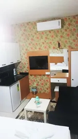 Golden House - Image 3