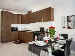 Apartment 14 Primrose Court - Image 2