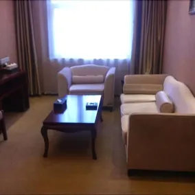 Yofo Hotel - Image 4