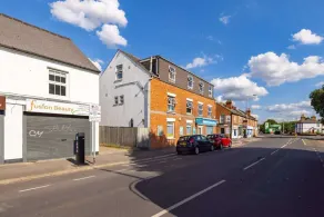 The Reading Wonder - Stunning 2bdr Flat With Parking - Image 3