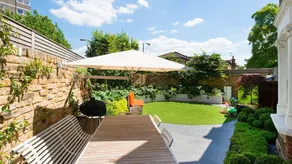 Fashionable 3BR Family Home in Battersea - Image 5