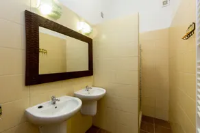 Maharaja Apartments and Rooms - Image 5