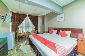 Dana Al Buhairah Beach Hotel - Image 2