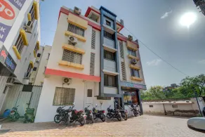 Hotel Saichha by OYO Rooms - Image 4
