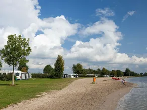 Comfortable chalet with microwave, near the beach - Image 4