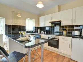 Spacious Holiday Home in Felindre With Garden - Image 4