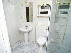 Maranton House - Image 5